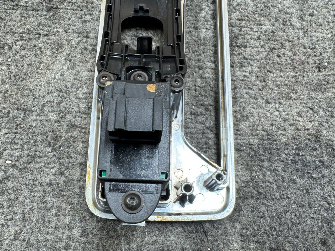 Maserati Ghibli 2014-2017 Parking brake switch