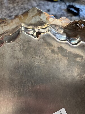 【Wallace】 チッペンデールのギャラリートレー スクエア 42cm Chippendale by Wallace Footed Silverplate 12 Inch Round Tray X109