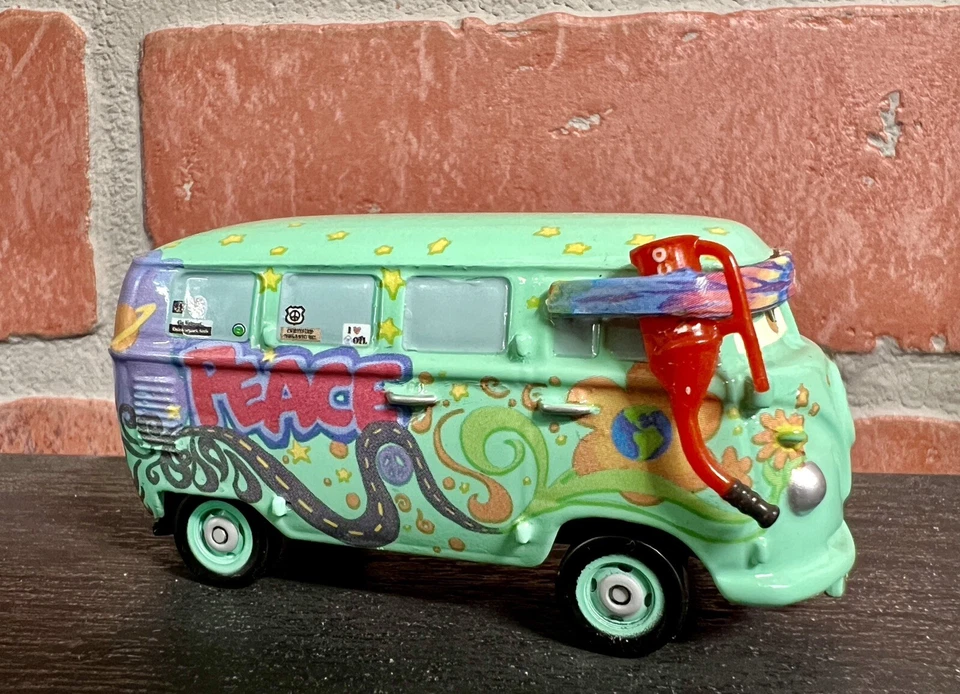 Литые модели автомобилей Pixar Fillmore редкие с оголовьем газовые баллончики состояние товара A Disney - Изображение 3 из 4