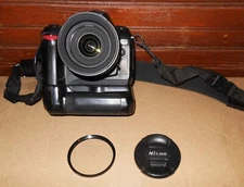 Nikon D70 Digital SLR Camera with AF-S Nikkor 18-70mm Lens - Shot Count 2276