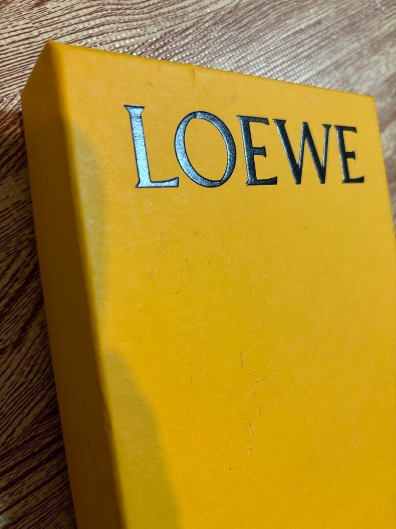 がん@フォロー割5%OFF様 限定LOEWE ゴールドバックル がん@フォロー割5%OFF様 限定LOEWE ゴールドバックル - メルカリ