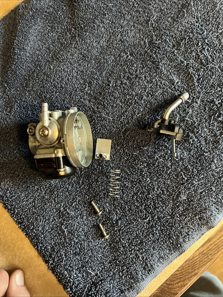 Lote de 50 piezas Yamaha Qt dos carburadores cables acelerador, conjunto buje delantero Foto 4 de 4