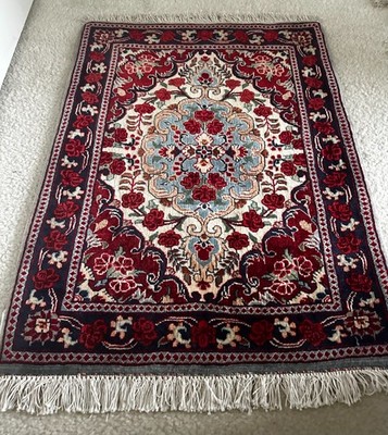 Vintage Handmade Top Quality Oriental Accent Rug, Flower Design, 2x3