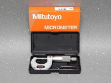 Mitutoyo 103-129 M120-25 Ratchet Outside Micrometer 0-25mm 0.0001 w/ Case