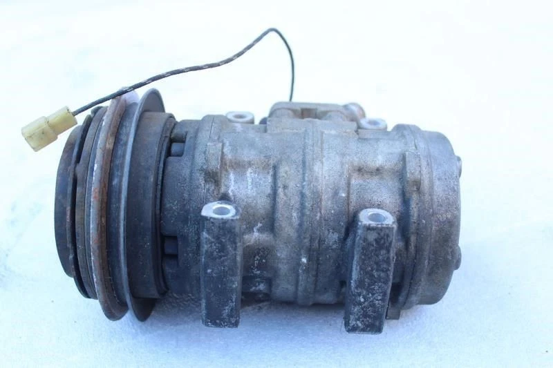 Toyota Supra 1983 compresor de aire acondicionado Foto 4 de 4