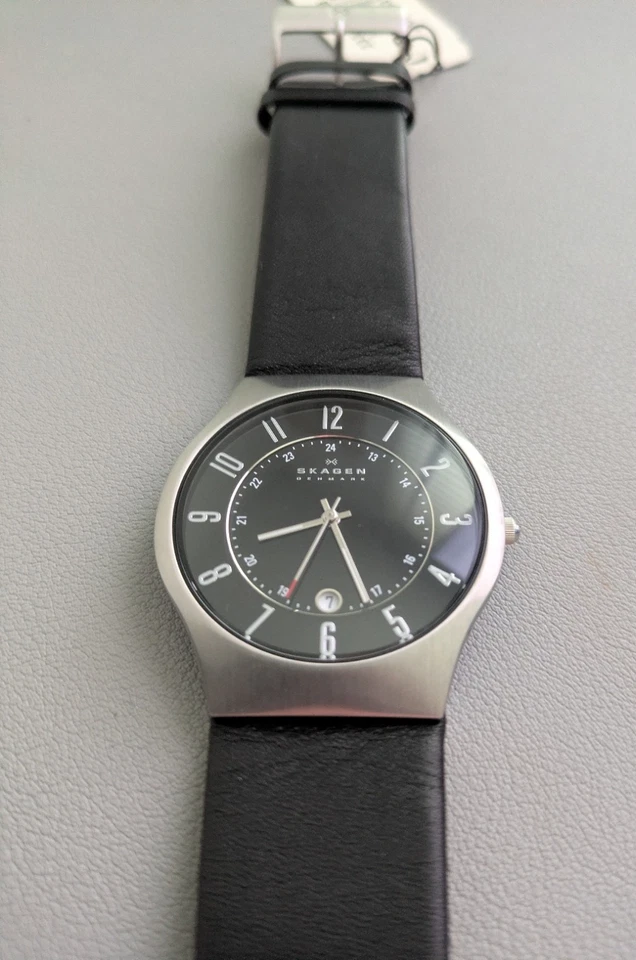 Skagen 233XXLSLB 'Sundby' Men's Ultra Slim Minimalist Black Leather Watch - Image 2 of 4