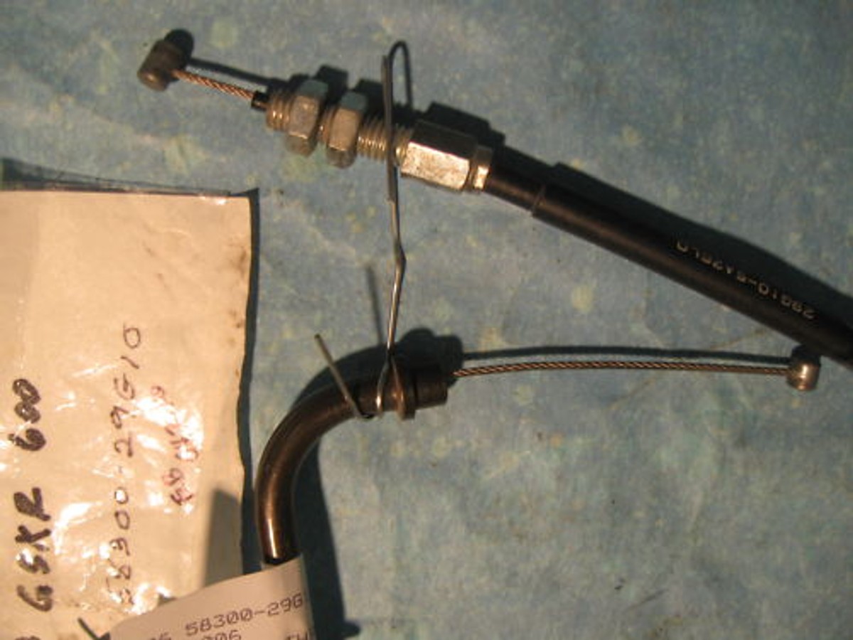 SUZUKI GSXR600 GSXR750 USED THROTTLE CABLE ASSEMBLY #2 GSXR 600