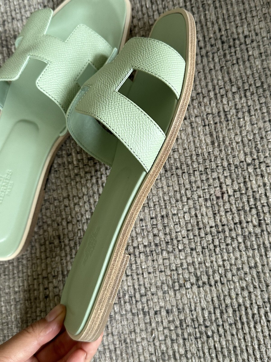 Size 38.5EU NEW Hermes Vert Jade Epsom Calfskin Oran Sandals Size 38.5EU NEW Hermes Vert Jade Epsom Calfskin Oran Sandals