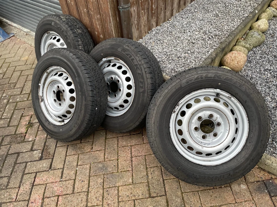 Mercedes Benz Sprinter 906 Kompletträder, Sommerreifen aus 2022 7+8mm - Bild 2 von 4