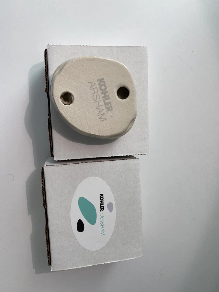 Daniel Arsham x Kohler x Design Miami - Candelabro de cerámica, 2021 Foto 3 de 4