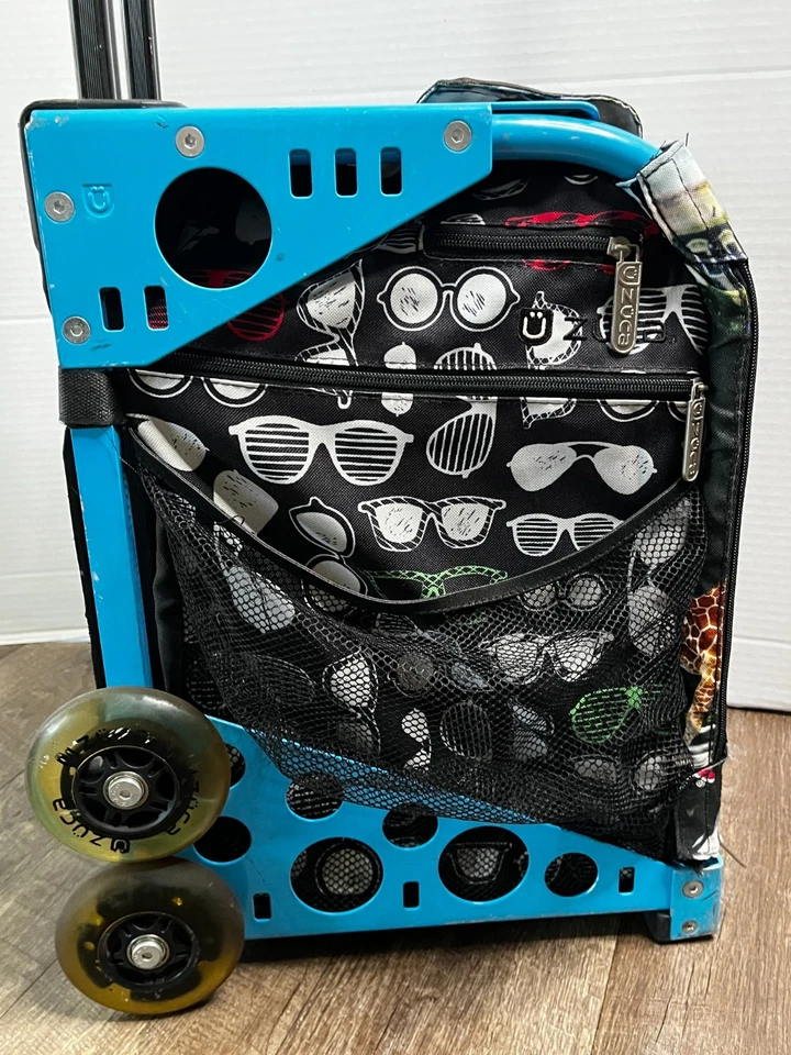 Zuca Jirafas En Patines Edición L EE. UU. #346/375 Bolsa Deportiva Inserción y Marco Azul Usada Foto 4 de 4