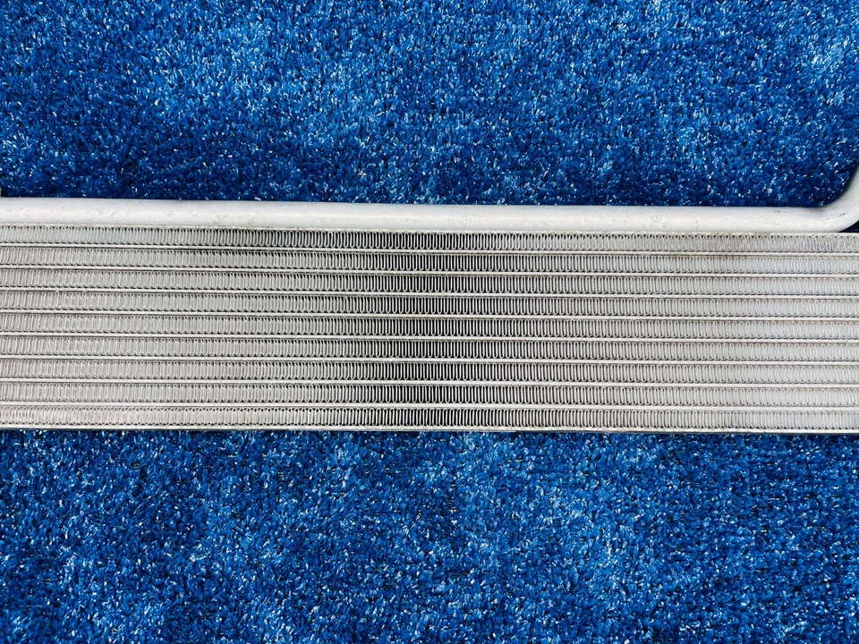 Enfriador de aceite de transmisión automática Chrysler 200 2015-2017 OEM 68183728AB Foto 4 de 4