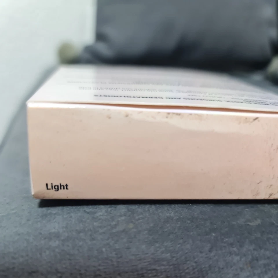 IT Cosmetics Celebration Foundation Illumination light brand new in box - Image 3 of 4