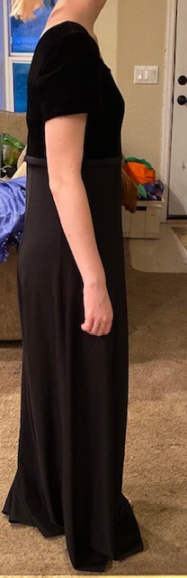 Southeastern Performance Apparel Black Dress size medium to large Velvet bodice 