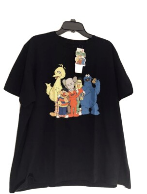 uniqlo cookie monster t shirt