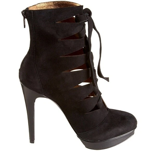 Boots moda store in pelle