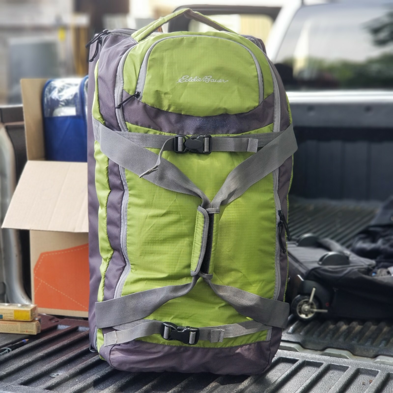 coleman 30 drop bottom duffel