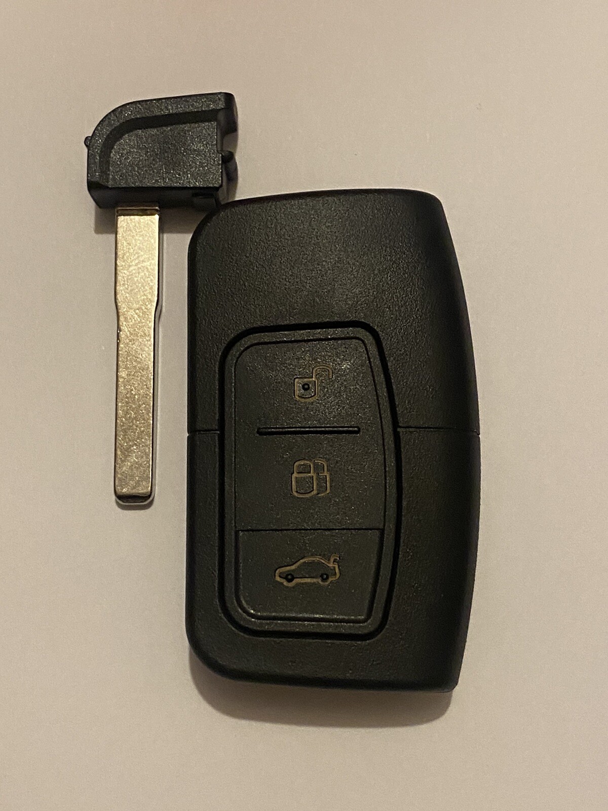 Clé Ford Kuga perdue ou usée remplacez votre plip ID63 défectueux