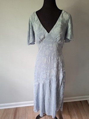 Astr The Label Large Light Blue Floral Lace Flutter SleeveMaxi Dress with V-Neck