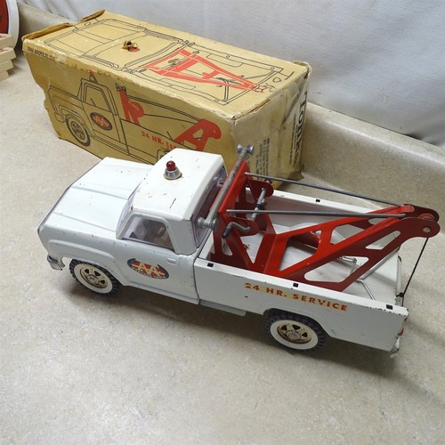 Vintage Tonka AA Wrecker Truck In Box, Pressed Steel Dodge No. 2518 - Picture 2 of 21