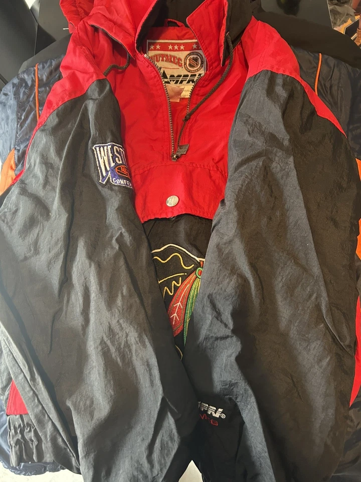 Chaqueta acolchada vintage Chicago Blackhawks Nutmeg Mills NHL años 90 talla mediana  Foto 4 de 4