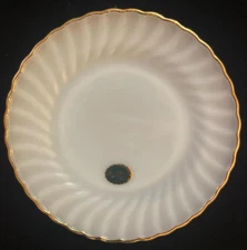 2 ANCHOR HOCKING GOLDEN SHELL VNTG 22K GOLD TRIM MILK GLASS 10" DINNER PLATES