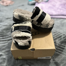 UGG Fluffita Cali Collage Women s 7 Gray/Black Colorblock Sheepskin Slides