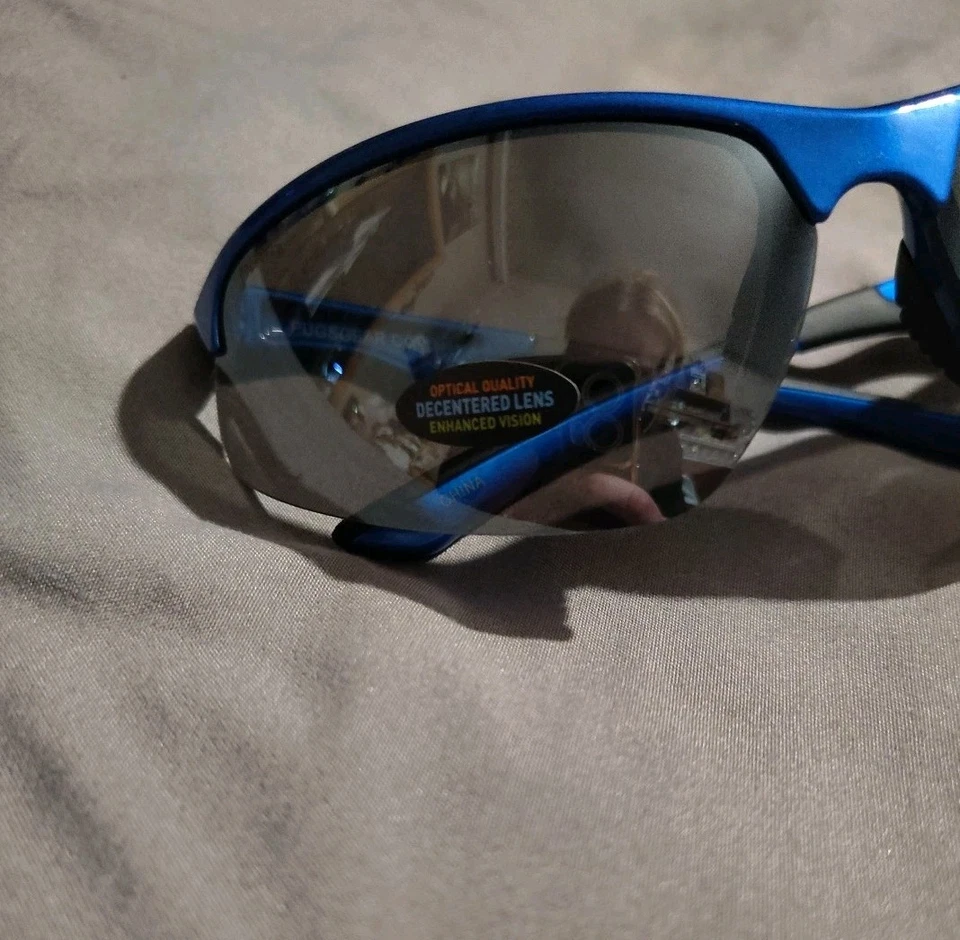 Pugs Unisex Sunglasses Model A12  Metallic Blue Decentered Lens UV400 NEW W Tags - Image 2 of 4