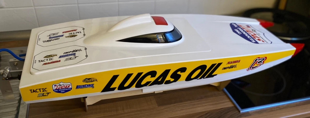 AquaCraft Lucas Oil Speed Katamaran 2 4 GHz RTR GFK Rumpf Top