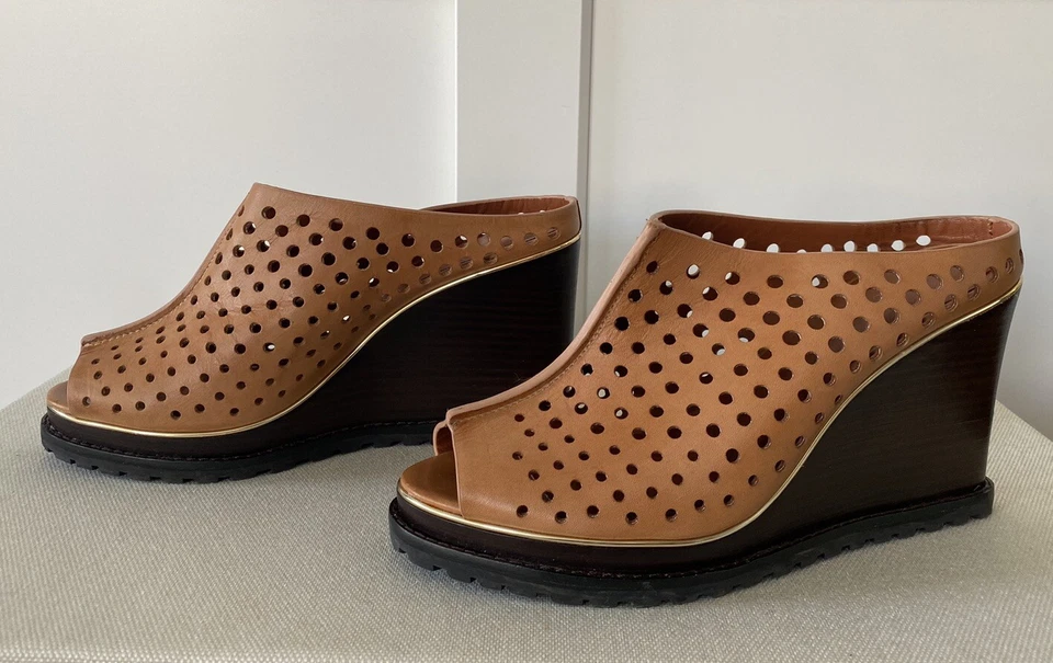 Cuñas de mula recortadas de cuero con punta abierta Rebecca Minkoff marrón talla 7,5 EE. UU. Foto 2 de 4