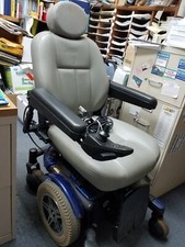 Jazzy 600 Elite Wheelchair. Great Shape Executive Grey Leatherette. 4 Photos.