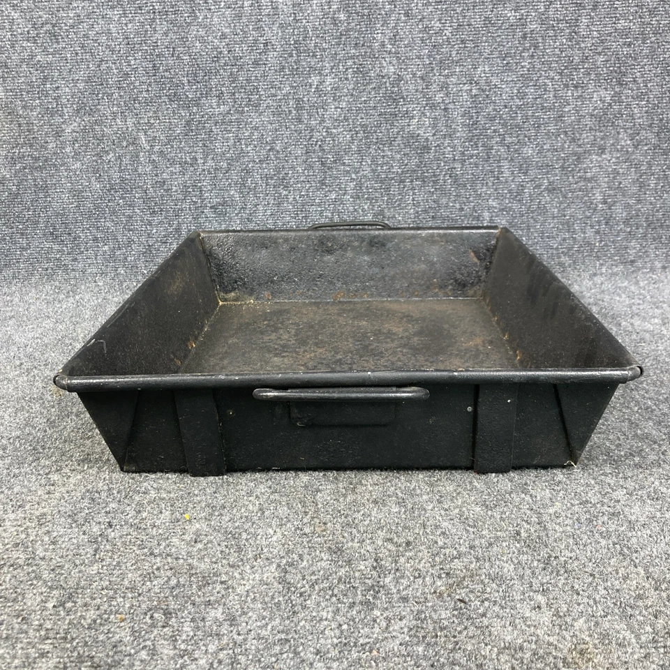 Vintage Rustic Handled Industrial Farmhouse Serving Metal Pan Tray - Image 4 of 4