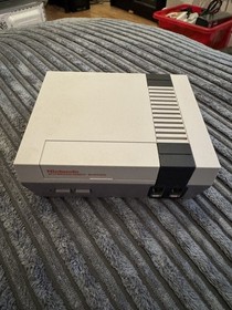Nintendo Entertainment System NES Classic Mini Console with Controller