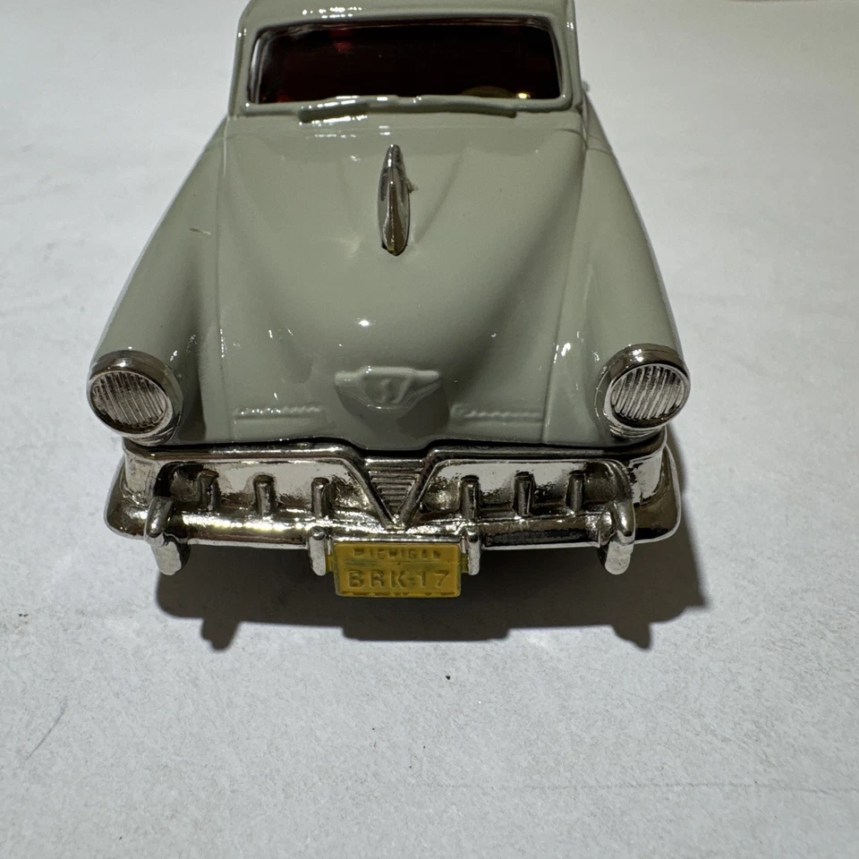 Brooklin Models 1/43 BRK17 1952 Studebaker Champion Starlight Coupe Diecast - Image 2 of 4