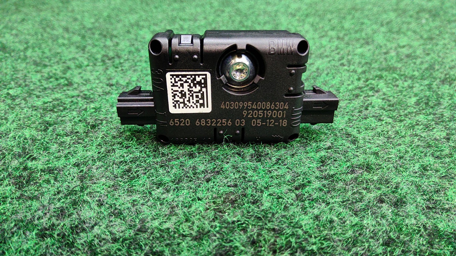 2018-2022 BMW 330i Trap Circuit Filter Radio Antenna OEM 65206832256