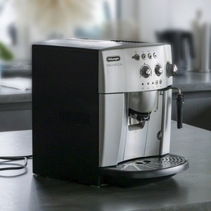 Delonghi MAGNIFICA ESAM4200 s, Kaffeevollautomat, voll funktionsfähig & entkalkt