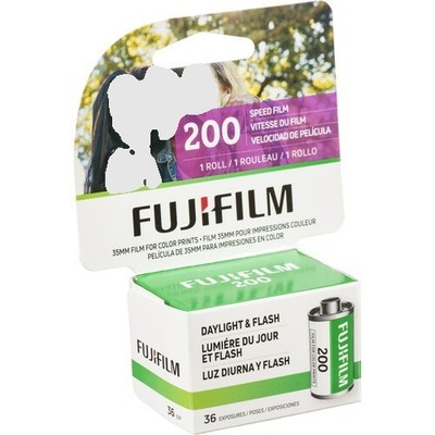 FUJIFILM 200 Color Negative Film (35mm Roll Film, 36 Exposures) expiring 07/2025