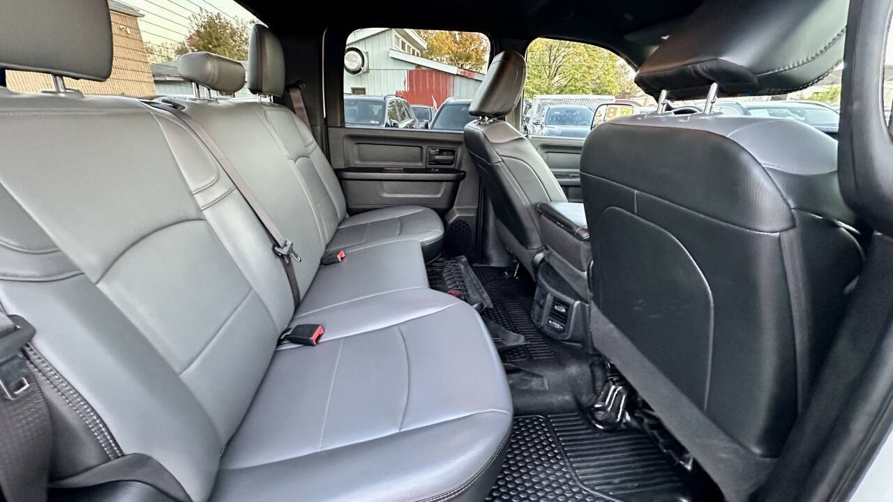 2022 Ram 2500 Tradesman 4x4 4dr Crew Cab 8 ft. LB Pickup thumbnail 13