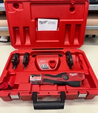 MILWAUKEE M12 2473-22 FORCELOGIC PRESS TOOL 1/2"- 1" KIT NICE WORKING W/ CASE