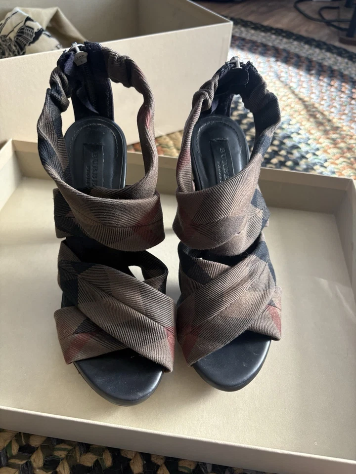 Burberry Prorsum Mujer Tacones Casa Check Patrón EE. UU. Talla 6 Con Caja + Bolsa para el Polvo Foto 2 de 4