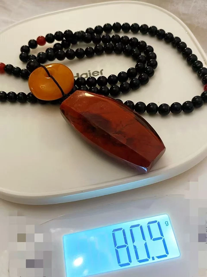 Antiguo collar chino de ágata roja sureña, ámbar y ágata negra Foto 2 de 4
