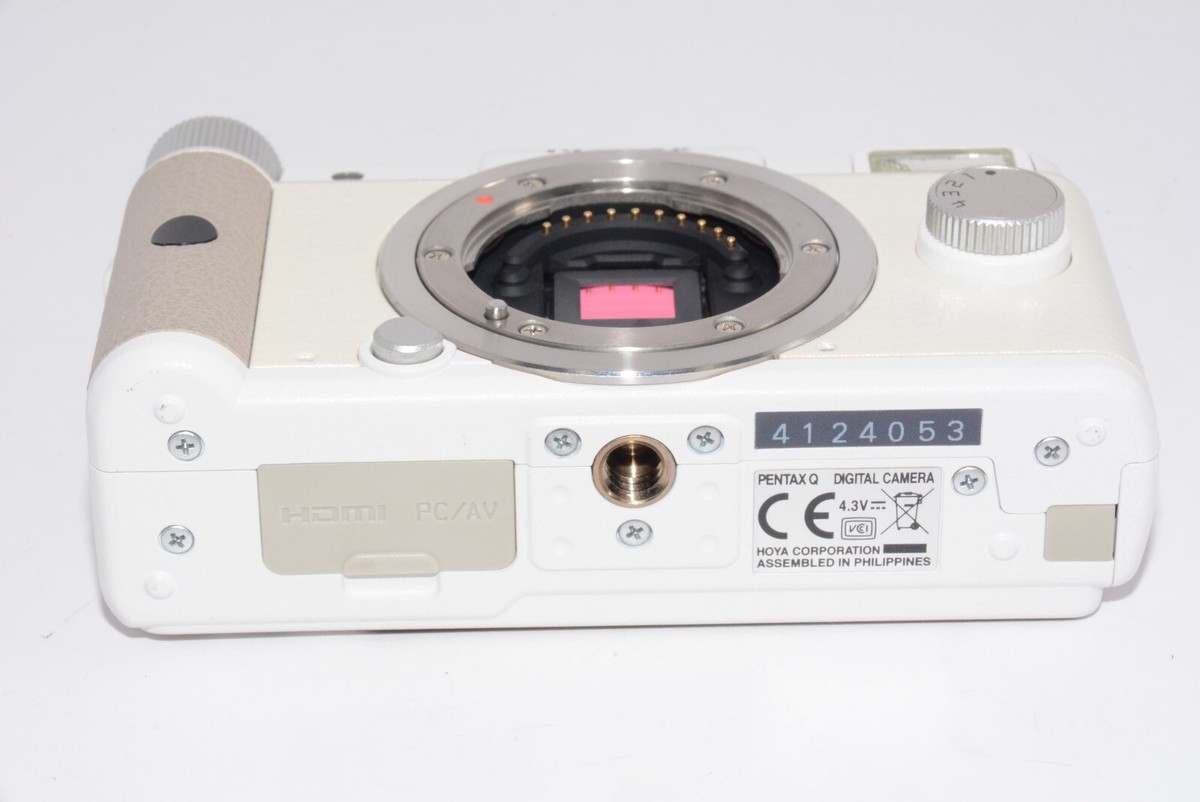 N.MINT/1521shots] Pentax Q Digital Camera White Body From JAPAN