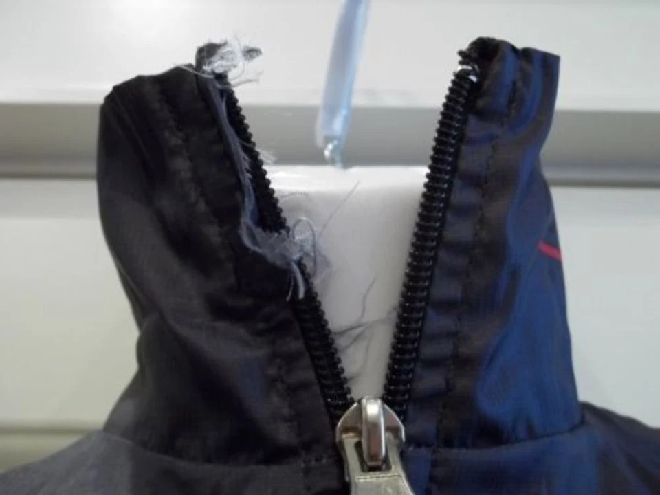 Hincapie Sportswear Devo Cycling Team Men's Element Wind Shell Jacket 2XS XXS - Image 2 of 3