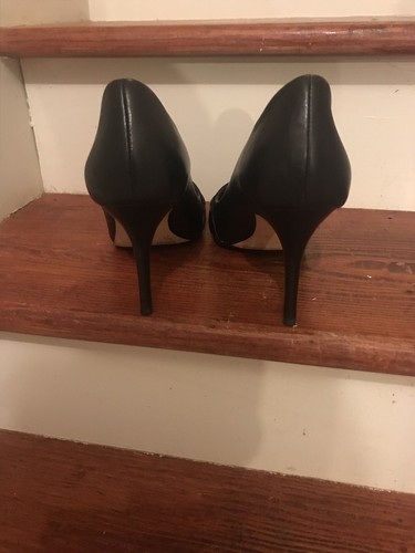 Black Leather Tahari Pumps With Criss Cross Dtraos Across Toee - Picture 7 of 9