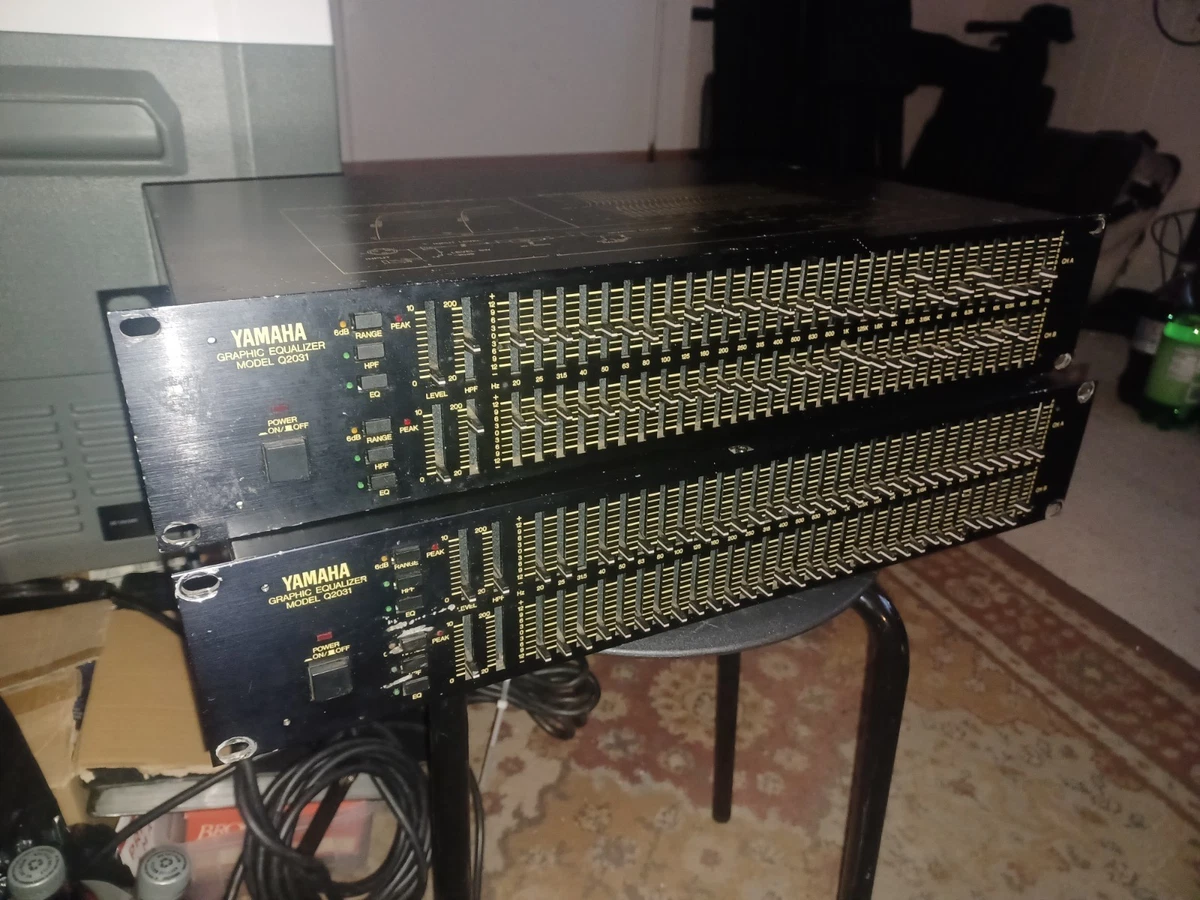 YAMAHA Q2031 & Q2031A EQ 2台set 4Uラックケース付 s-l1200.png