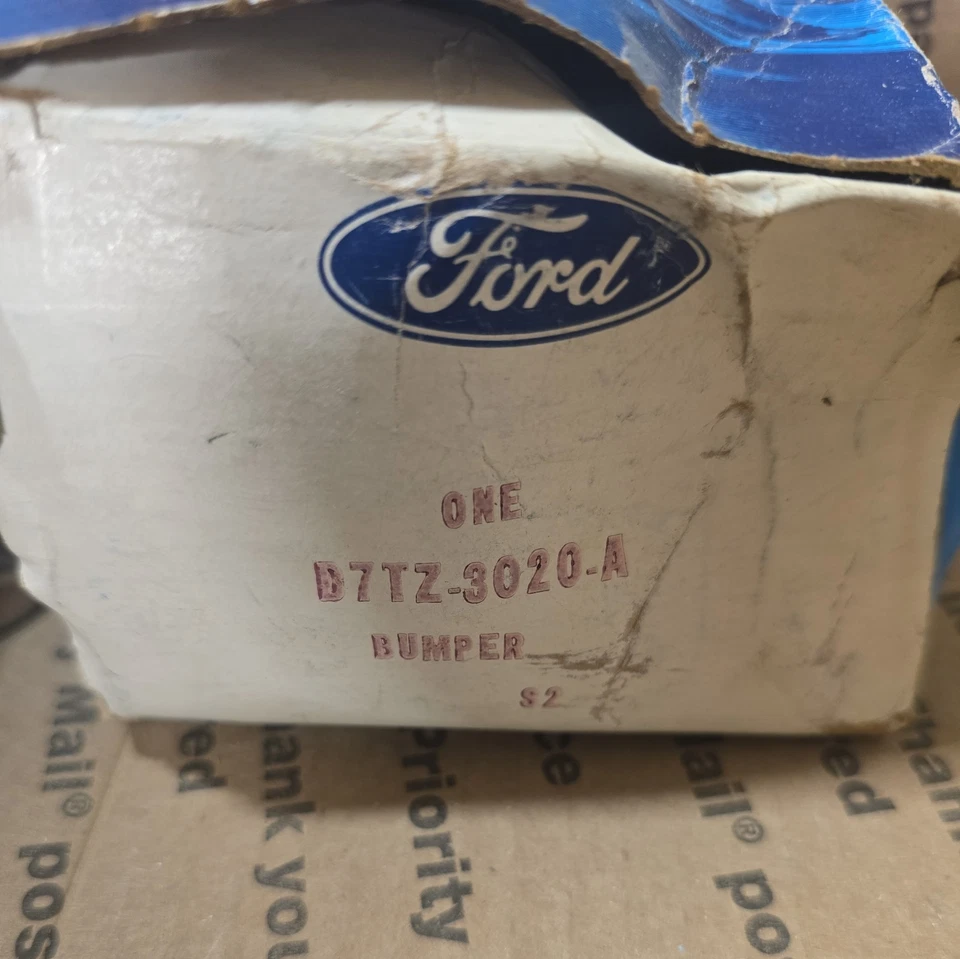 НОВЫЙ ИЗ СТАРЫХ ЗАПАСОВ 1977 - 1979 FORD F150 F250 F350 ПОЛНЫЙ ПРИВОД ПЕРЕДНИЙ МОСТ БАМПЕР В СБОРЕ D7TZ-3020-A - Изображение 2 из 3