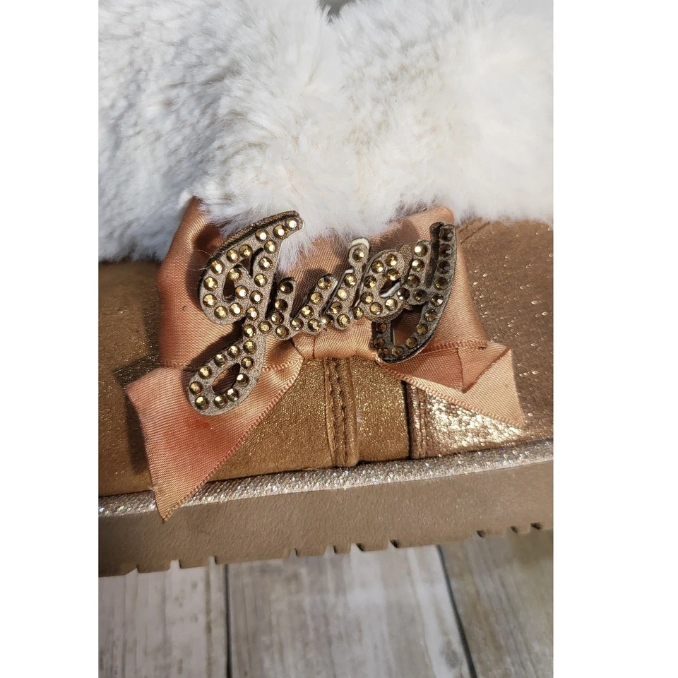 Zapatillas botín Juicy Couture para mujer doradas brillantes de piel sintética acogedoras cálidas Foto 3 de 4