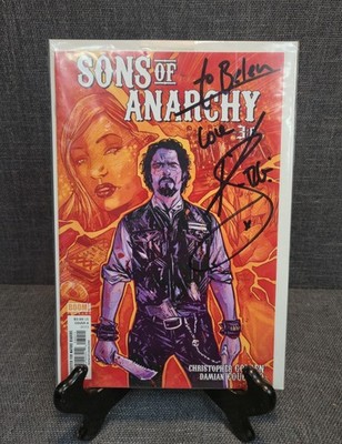Sons of Anarchy (13) Mezco Action Figures/Motorcycles Kim Coates Signed Comic
