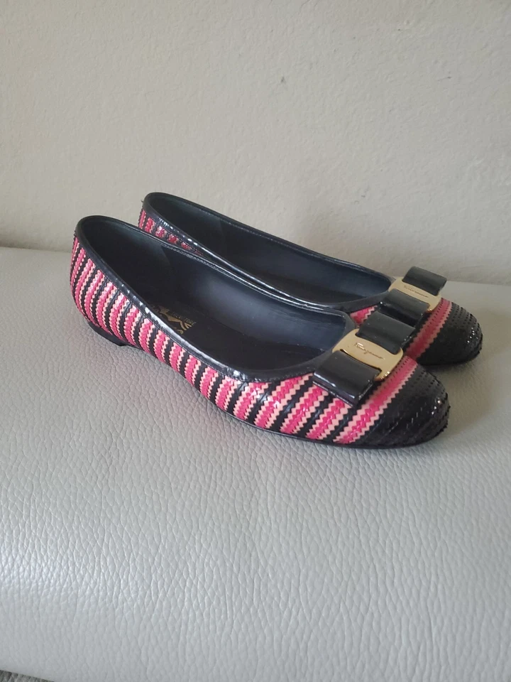 SALVATORE FERRAGAMO Rayas Rosa Negro Varina Arco Acento Ballet Pisos Talla 6.5 C Foto 2 de 4