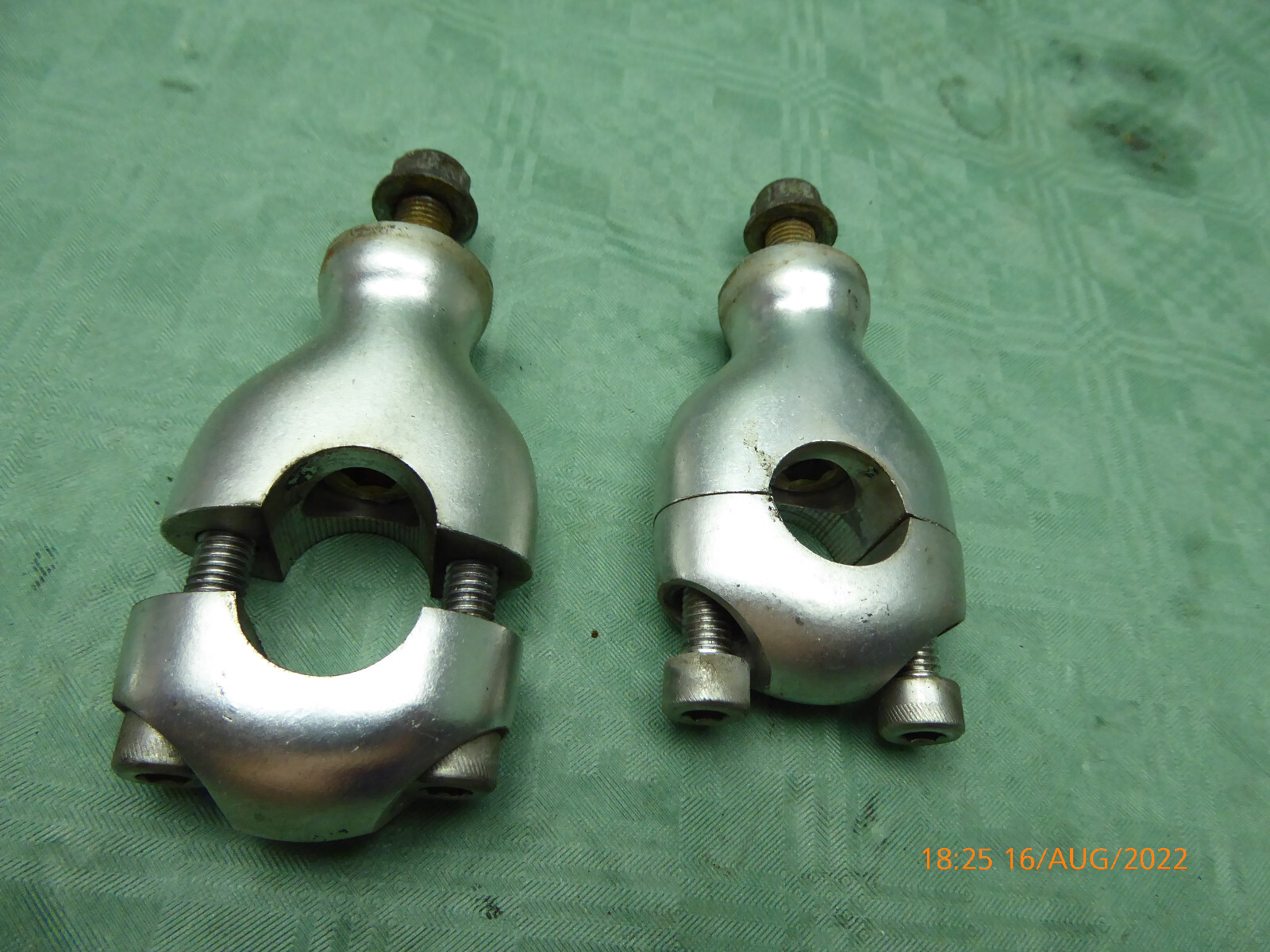 Triumph Handle BAR Clamp ( Int.g ) Speed Triple 1050 Yoke Handlebar